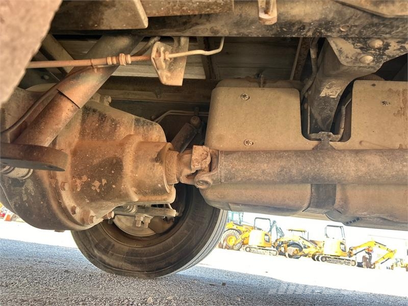 Chevrolet C4500 4x2 Fuel and Lube Truck Cysterna