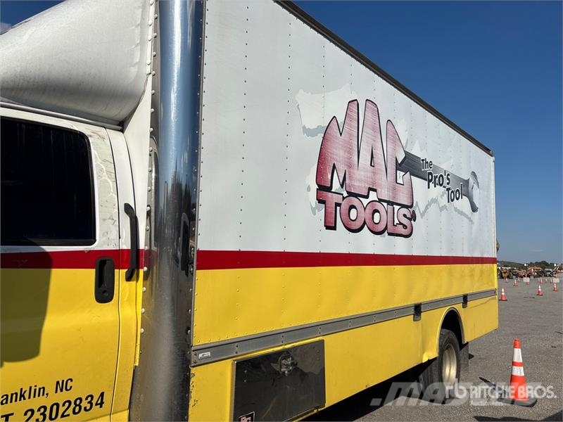 Chevrolet C5500 Tovornjaki zabojniki