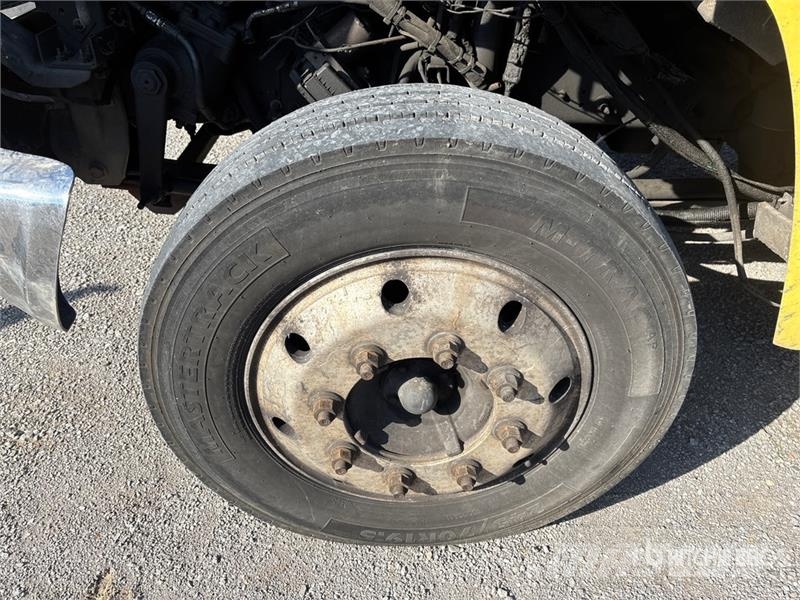 Chevrolet C5500 Tovornjaki zabojniki