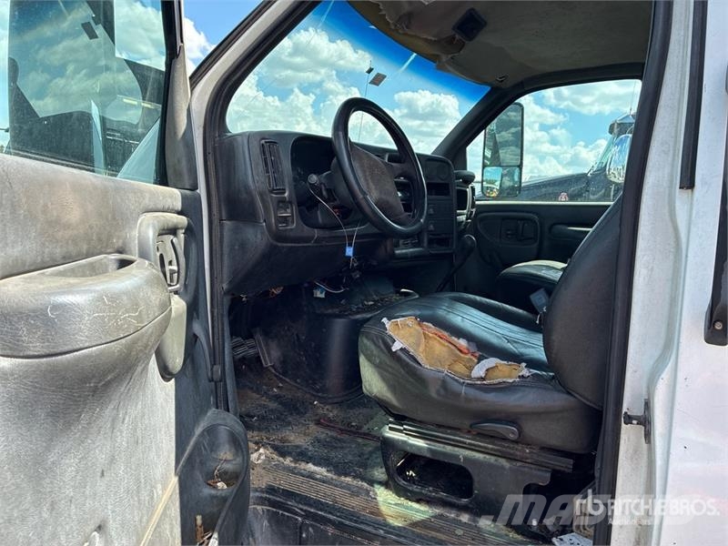Chevrolet C6500 4x2 Flatbed Truck Kamioni sa otvorenim sandukom