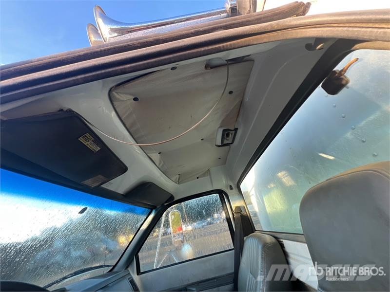 Chevrolet C6500 4x2 Lube Truck Tankbiler