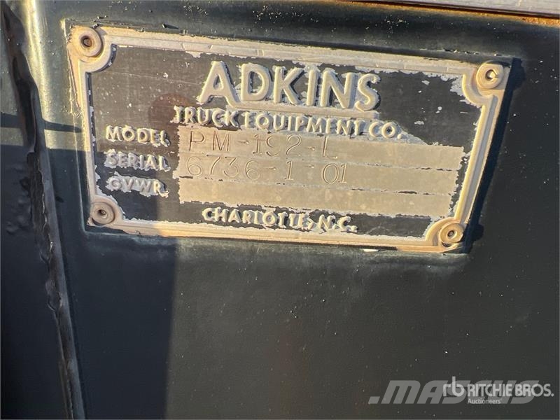 Chevrolet C6500 4x2 Lube Truck Tankbiler