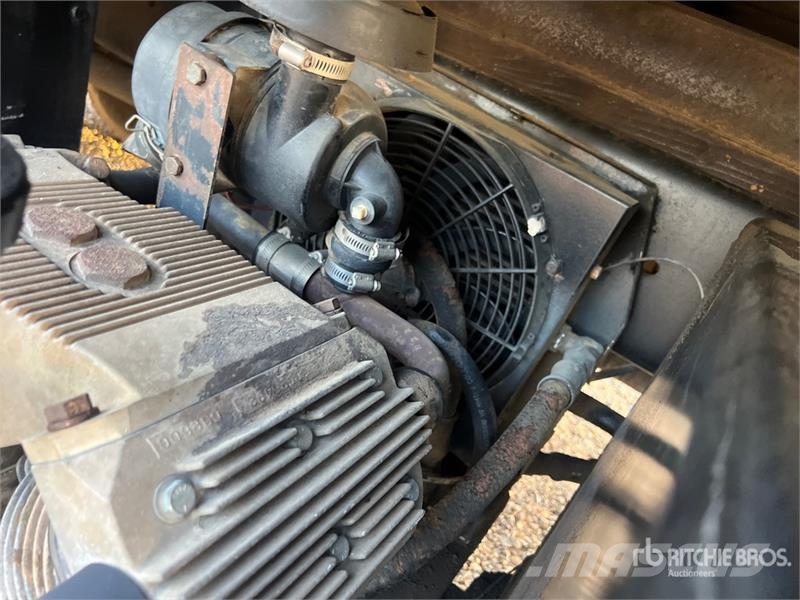 Chevrolet C6500 4x2 Lube Truck Tankbiler