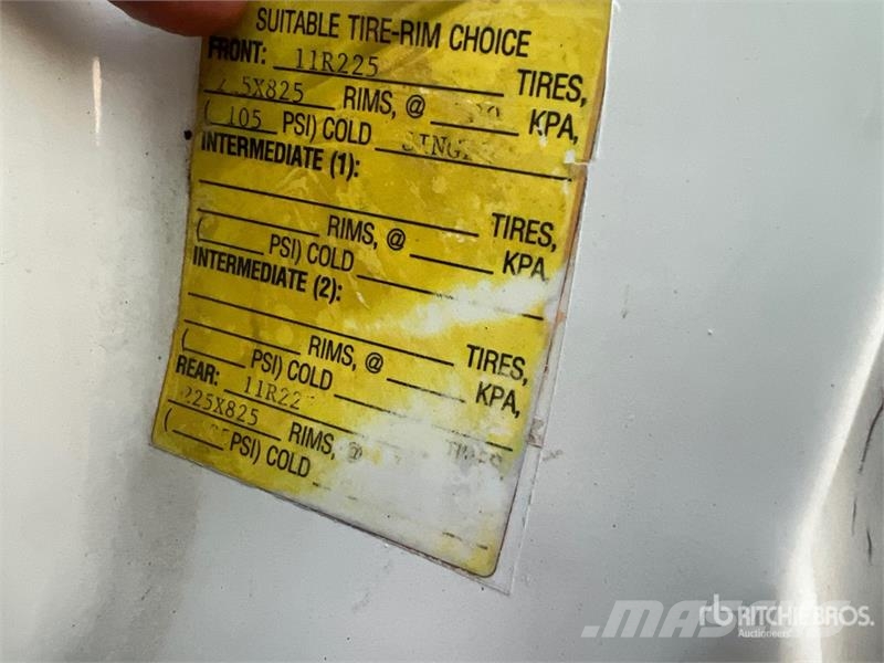 Chevrolet C6500 4x2 Lube Truck Tankbiler