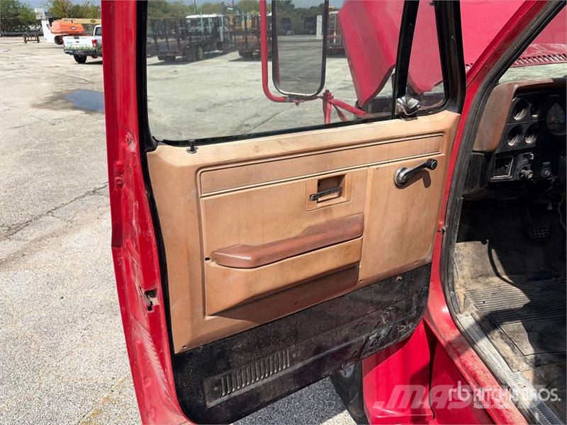 Chevrolet C70 Cisterny na vodu