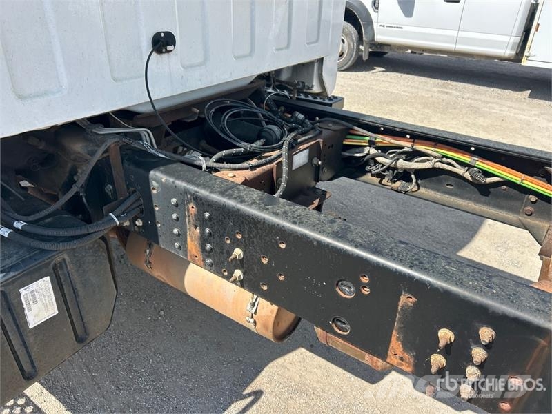Chevrolet C7500 Кабини