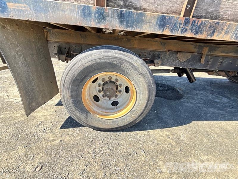 Chevrolet C7500 Flatbed/Dropside trucks