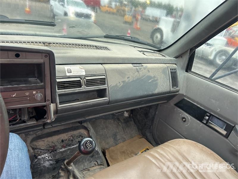 Chevrolet C7500 Поливальні машини