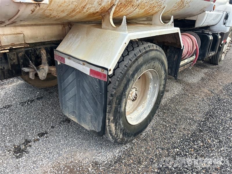 Chevrolet C7500 Поливальні машини