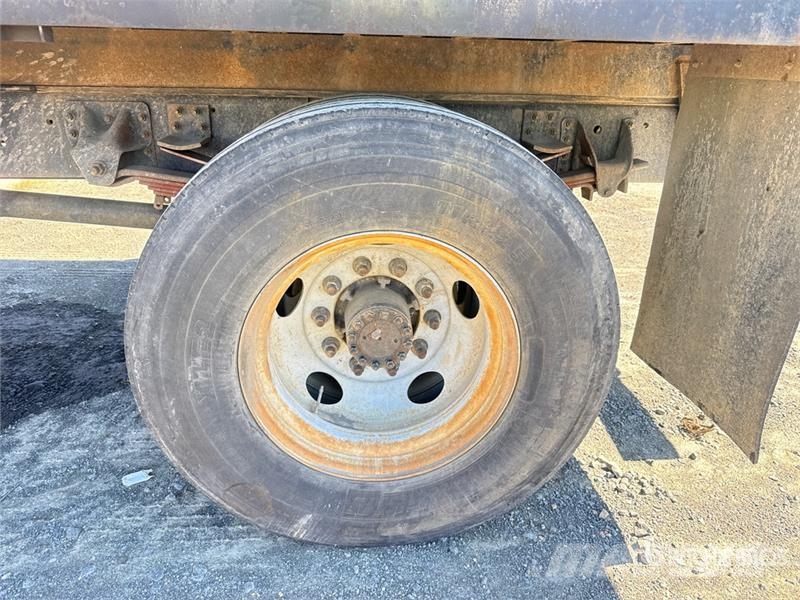 Chevrolet C7500 Flatbed/Dropside trucks