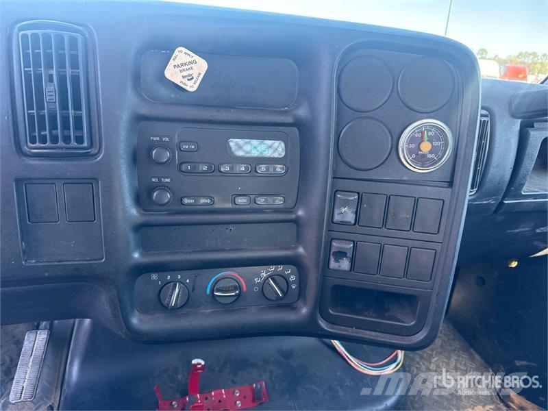 Chevrolet C7500 Flatbed/Dropside trucks