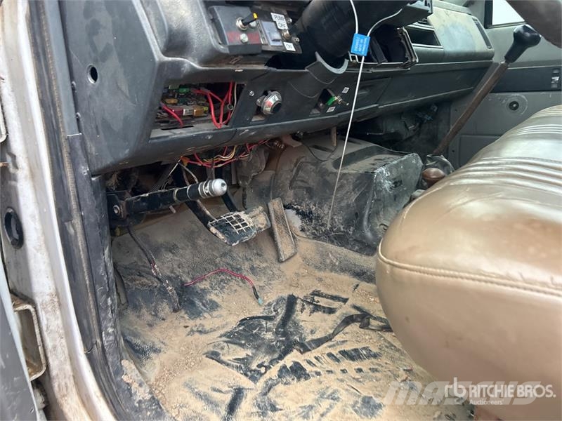 Chevrolet C7500 Поливальні машини