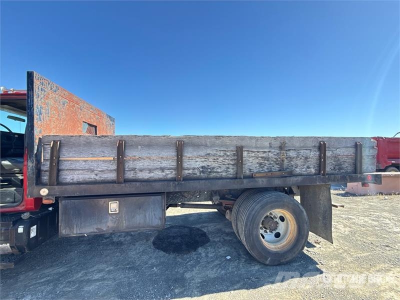 Chevrolet C7500 Flatbed/Dropside trucks