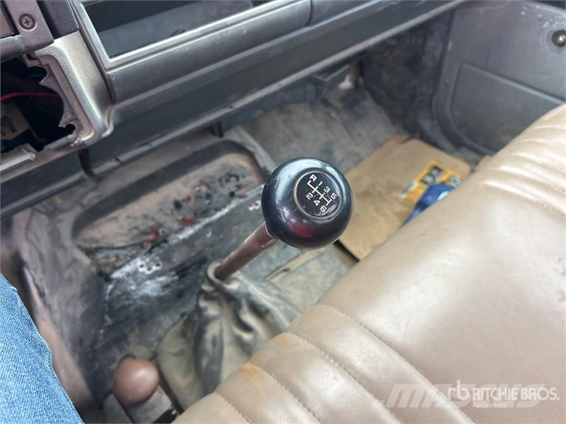 Chevrolet C7500 Поливальні машини