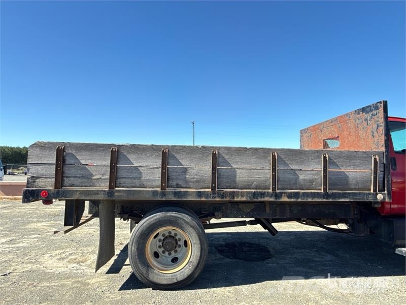 Chevrolet C7500 Flatbed/Dropside trucks
