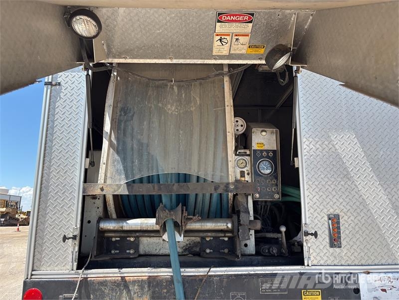Chevrolet C7500 Saug- und Druckwagen