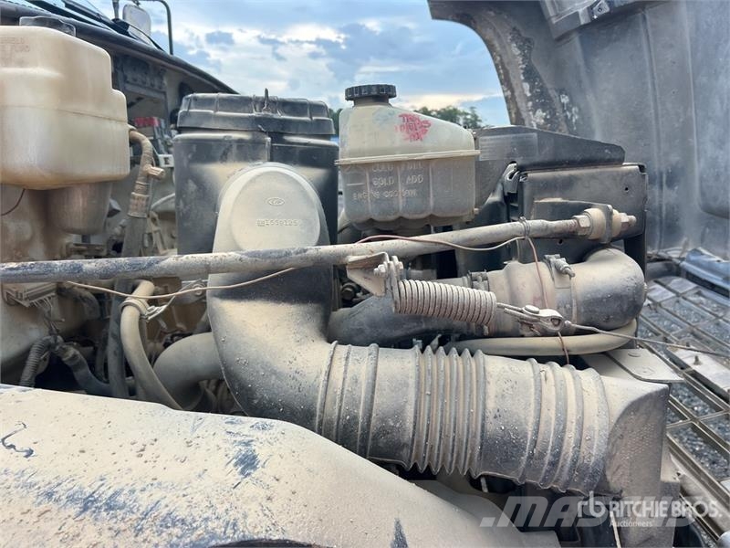 Chevrolet C7500 Поливальні машини