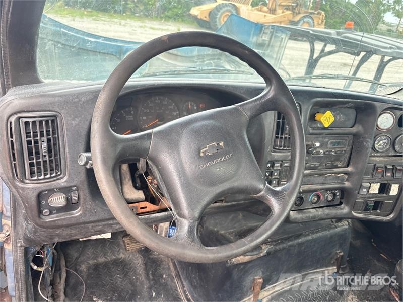 Chevrolet C7500 Cabins and interior