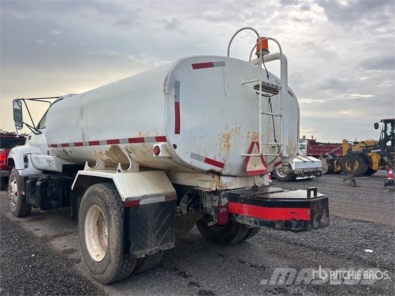 Chevrolet C7500 Поливальні машини