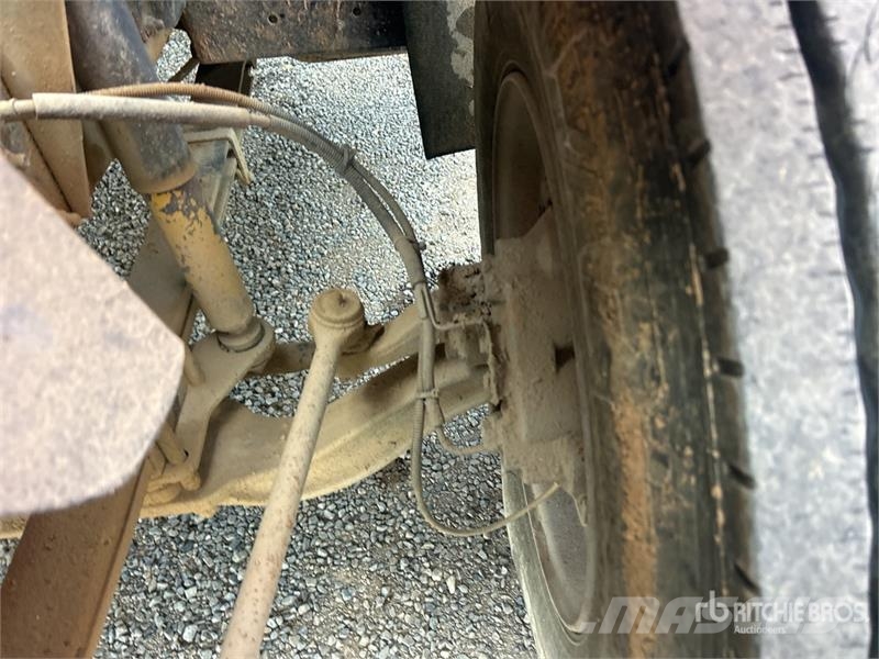 Chevrolet C7500 Поливальні машини