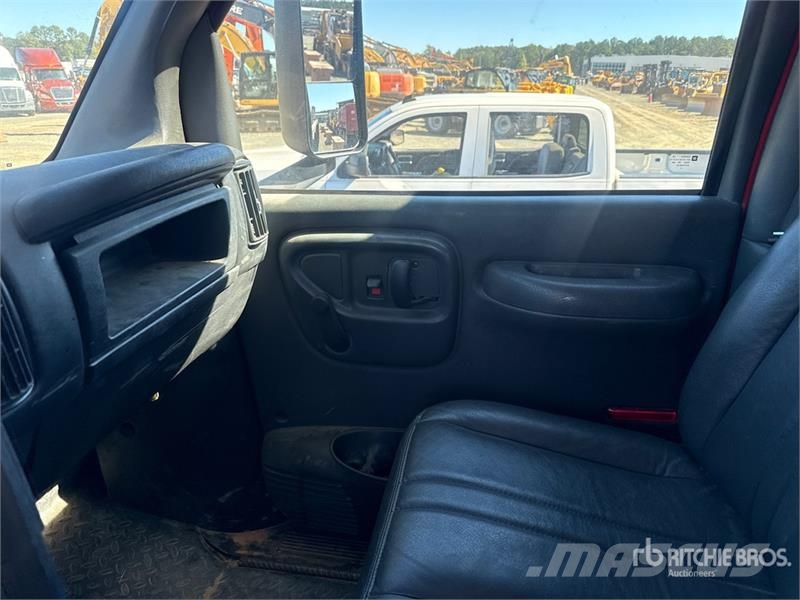 Chevrolet C7500 Flatbed/Dropside trucks