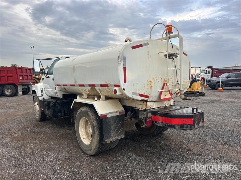 Chevrolet C7500 Поливальні машини