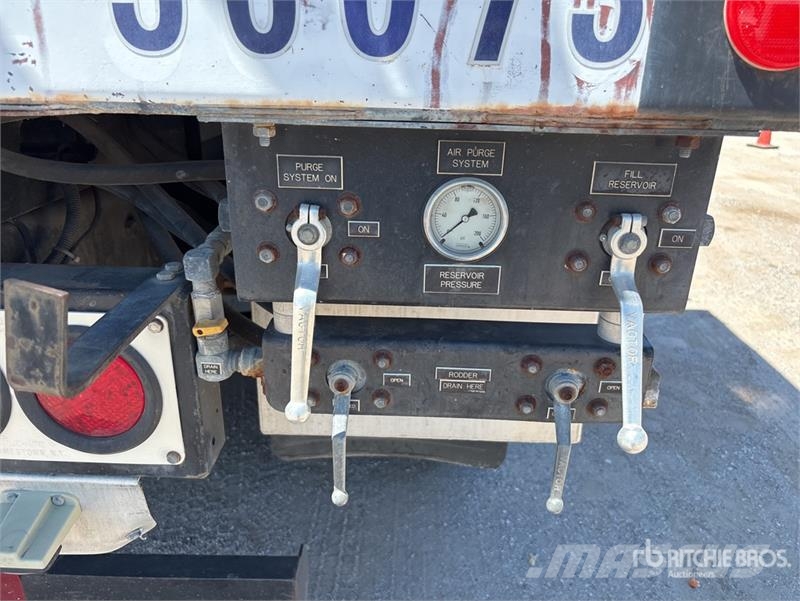Chevrolet C7500 Saug- und Druckwagen