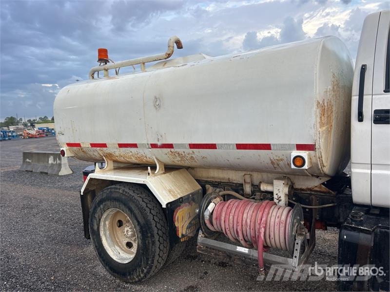 Chevrolet C7500 Поливальні машини
