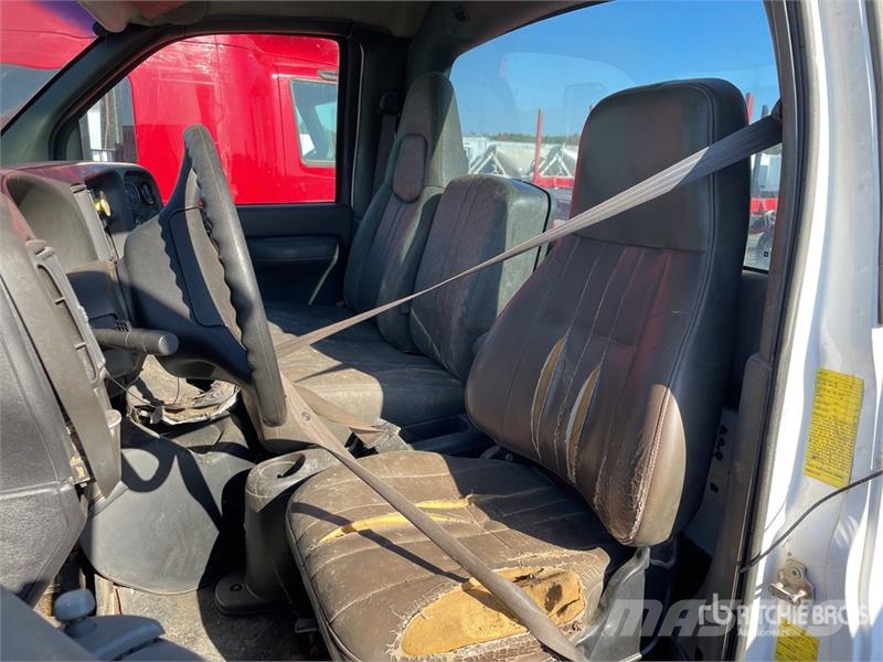 Chevrolet C7500 Cabine si interior
