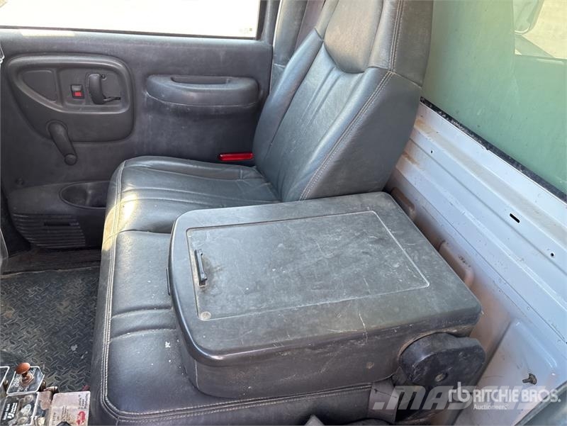 Chevrolet C8500 4000 gal 6x4 Water Truck Vattentankbilar