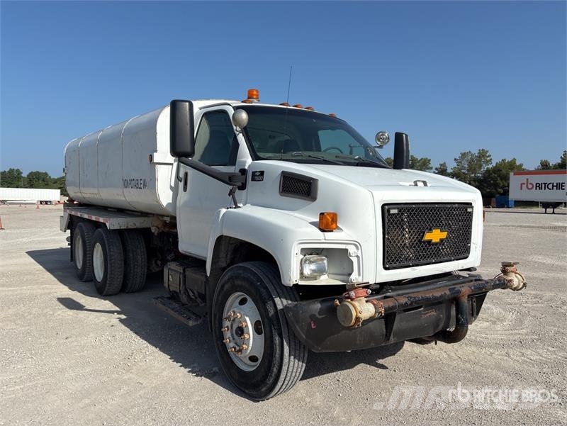 Chevrolet C8500 4000 gal 6x4 Water Truck Vattentankbilar