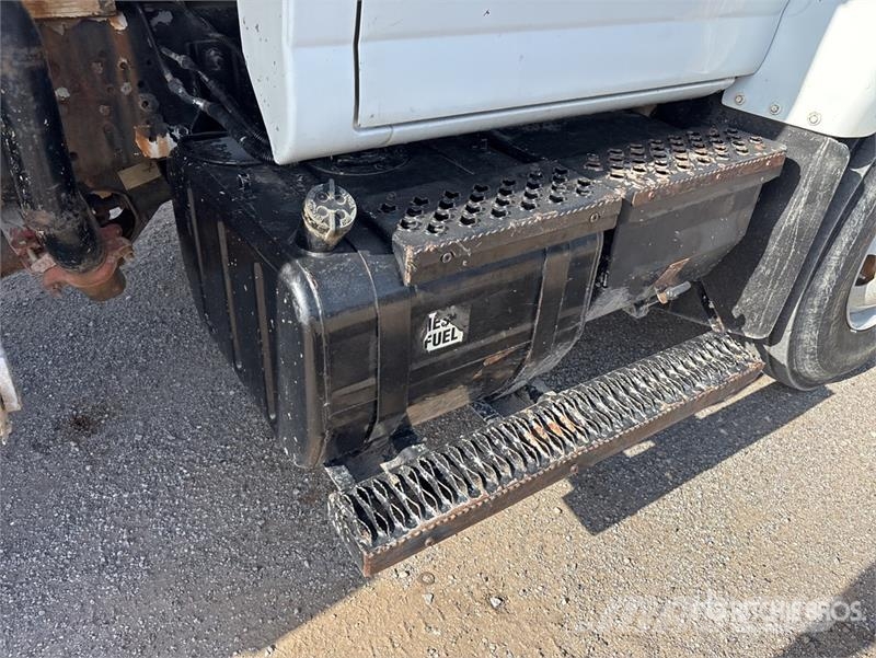 Chevrolet C8500 4000 gal 6x4 Water Truck Vattentankbilar