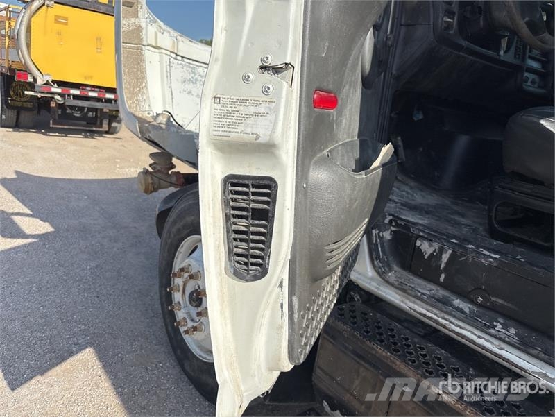 Chevrolet C8500 4000 gal 6x4 Water Truck Vattentankbilar