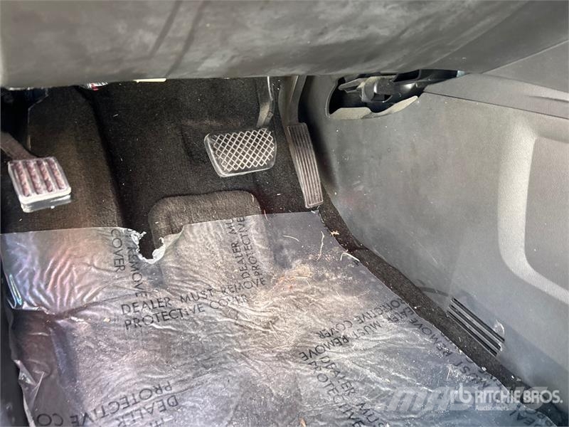 Chevrolet Equinox 2WD SUV Otomobiller