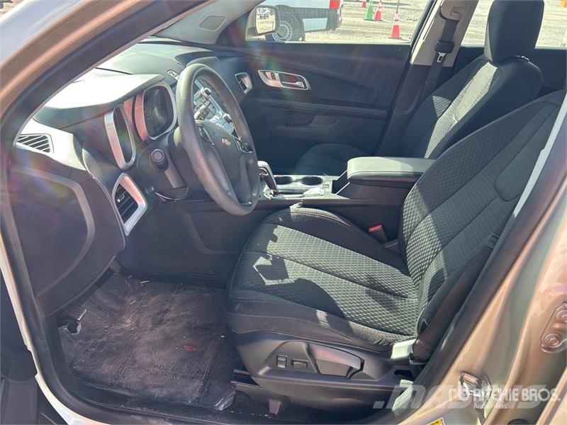 Chevrolet Equinox 2WD SUV Otomobiller