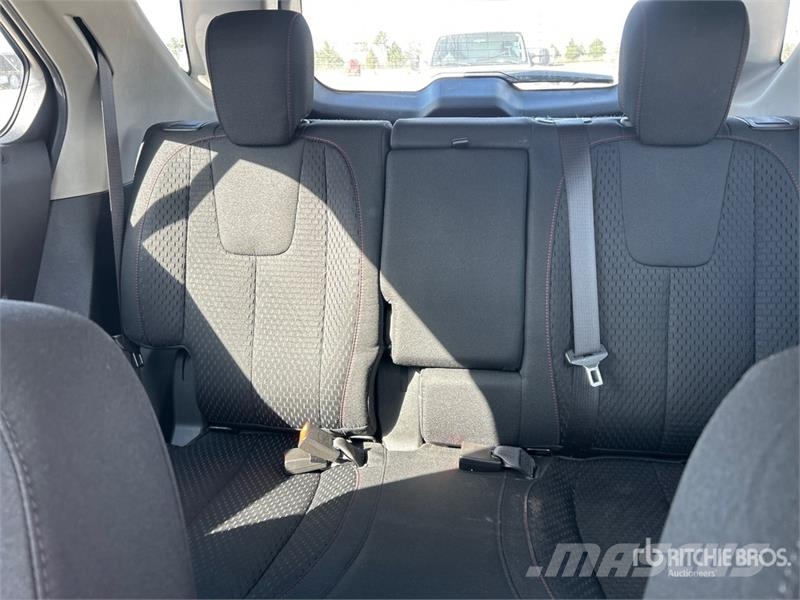 Chevrolet Equinox 2WD SUV Otomobiller