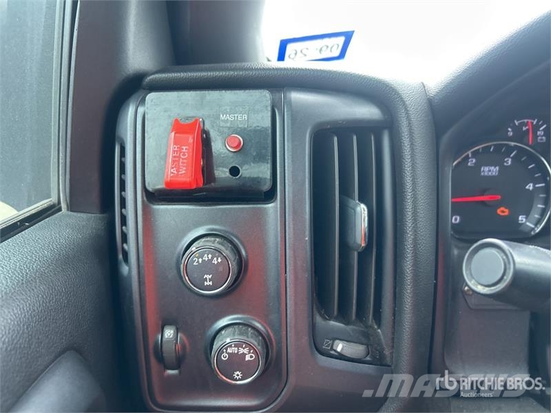 Chevrolet ETC37IH 37 ft on Chevrolet Silverado 6500HD 4x4 Bu Bilmontert lift