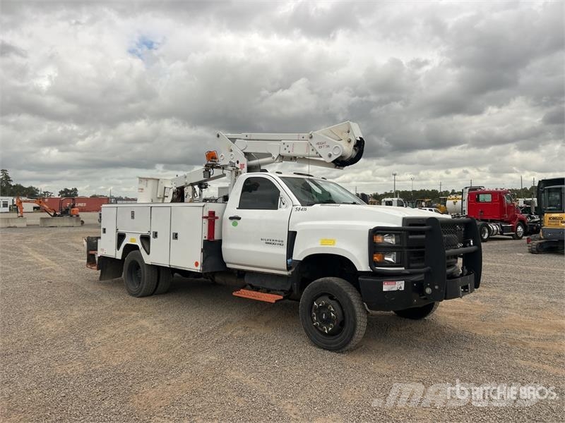 Chevrolet ETC37IH 37 ft on Chevrolet Silverado 6500HD 4x4 Bu Bilmontert lift