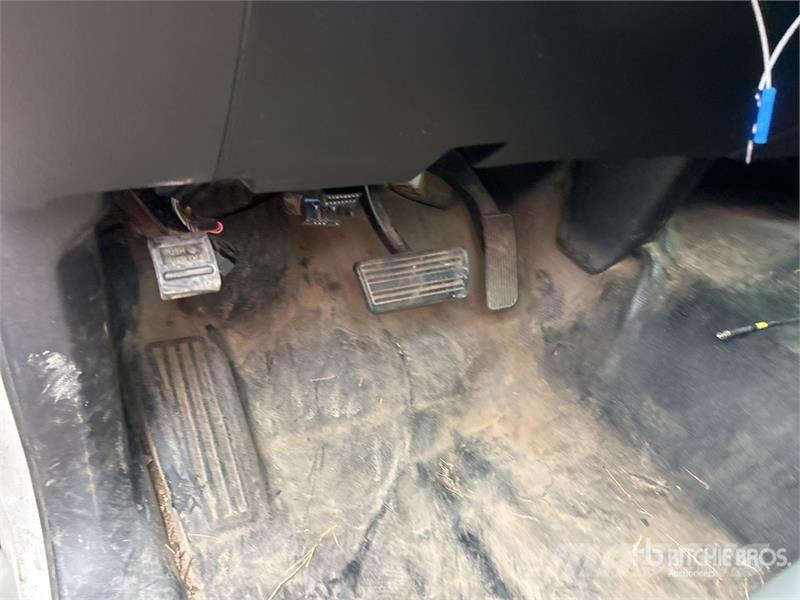 Chevrolet ETC37IH 37 ft on Chevrolet Silverado 6500HD 4x4 Bu Bilmontert lift