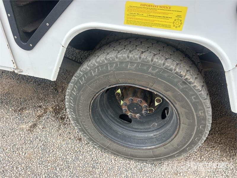 Chevrolet ETC37IH 37 ft on Chevrolet Silverado 6500HD 4x4 Bu Bilmontert lift