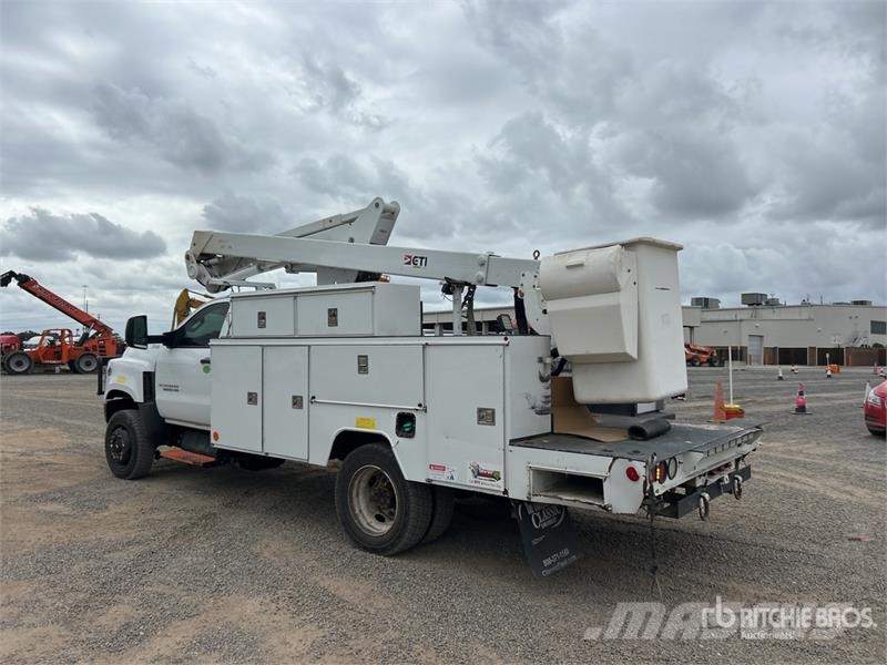 Chevrolet ETC37IH 37 ft on Chevrolet Silverado 6500HD 4x4 Bu Bilmontert lift