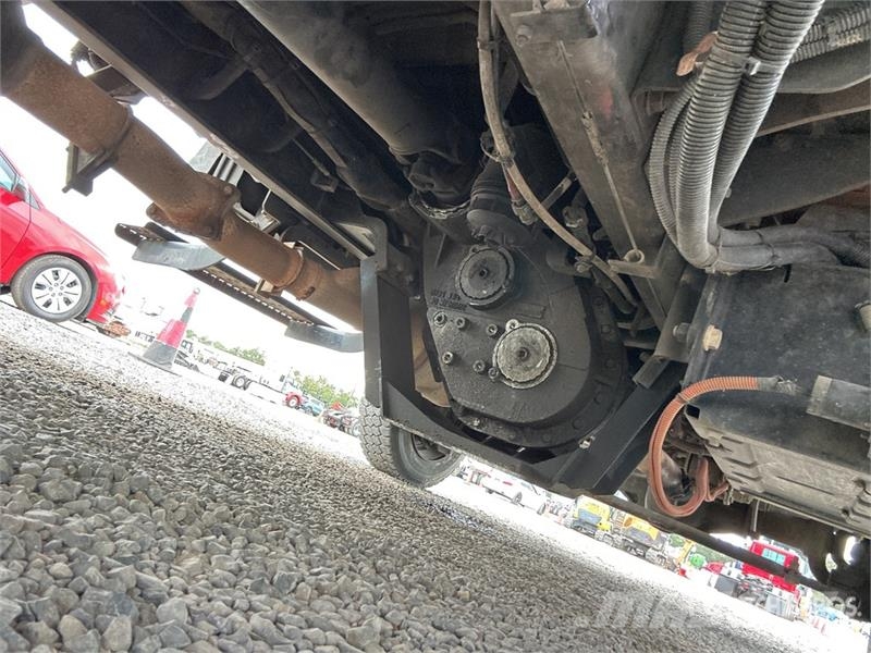 Chevrolet ETC37IH 37 ft on Chevrolet Silverado 6500HD 4x4 Bu Bilmontert lift