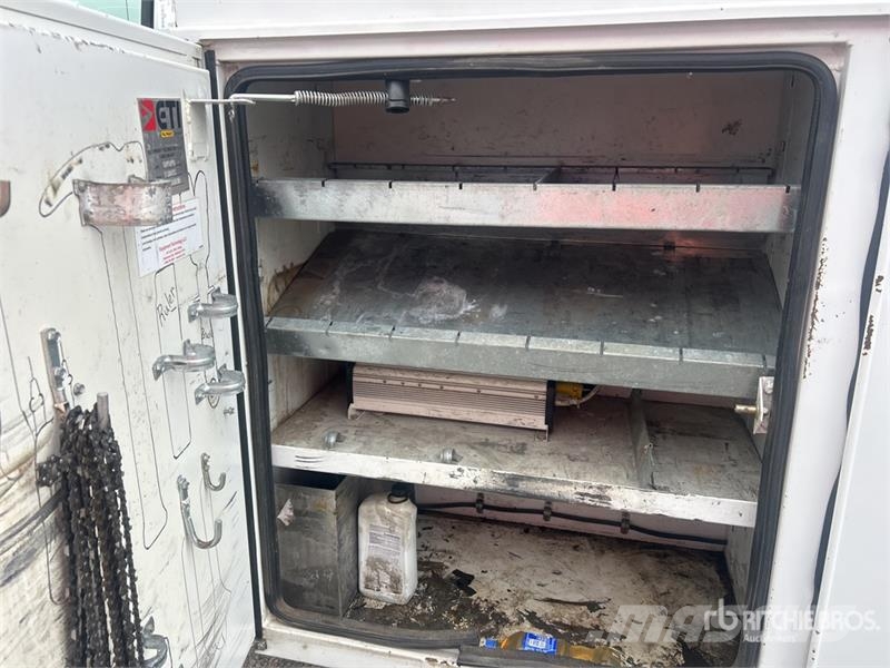 Chevrolet ETC37IH 37 ft on Chevrolet Silverado 6500HD 4x4 Bu Bilmontert lift