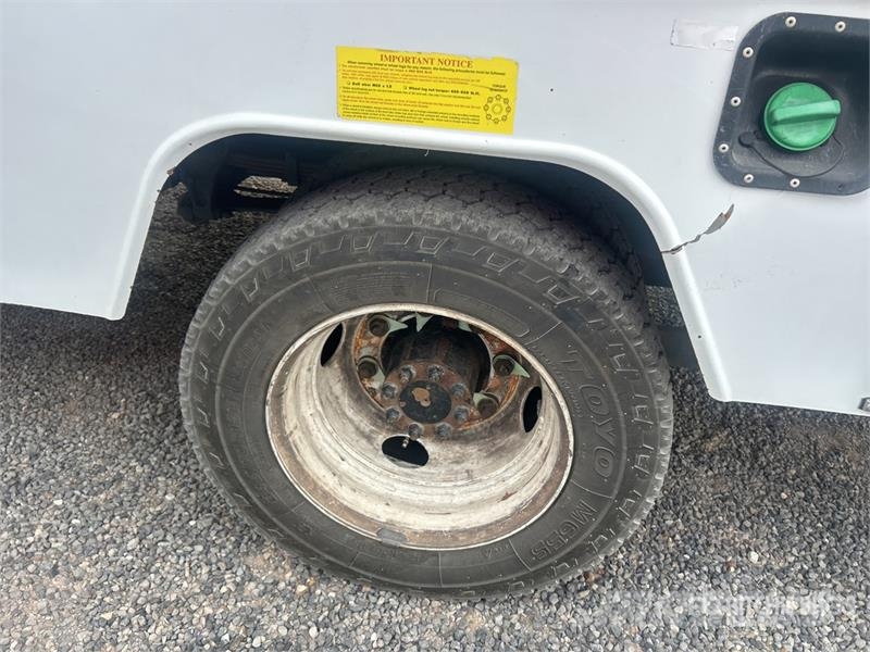 Chevrolet ETC37IH 37 ft on Chevrolet Silverado 6500HD 4x4 Bu Bilmontert lift
