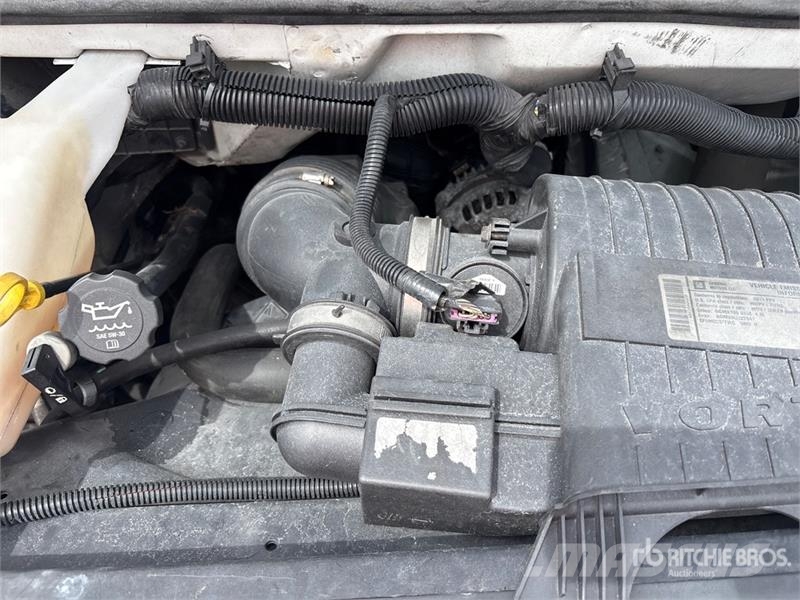 Chevrolet Express 2500 Cargo Van パネルバン