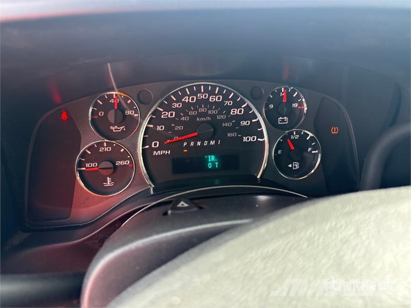 Chevrolet Express 2500 Cargo Van パネルバン