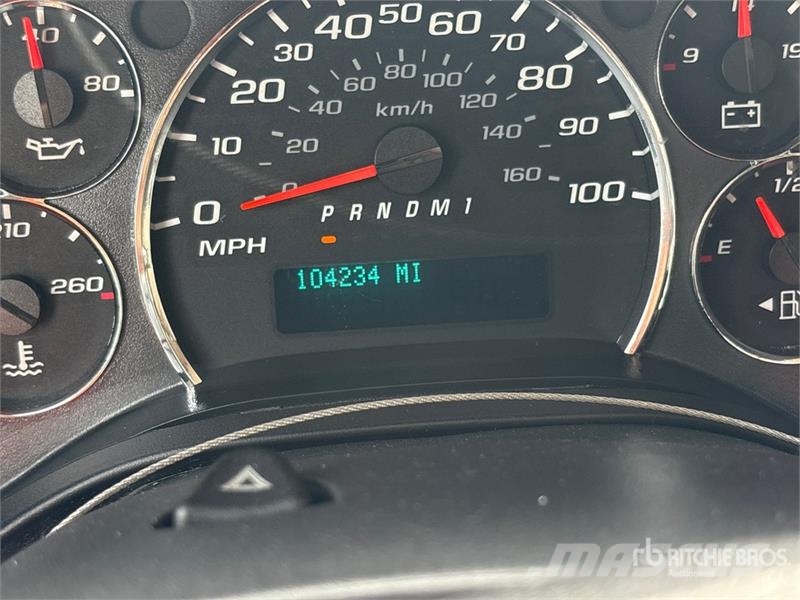 Chevrolet Express 2500 Cargo Van パネルバン