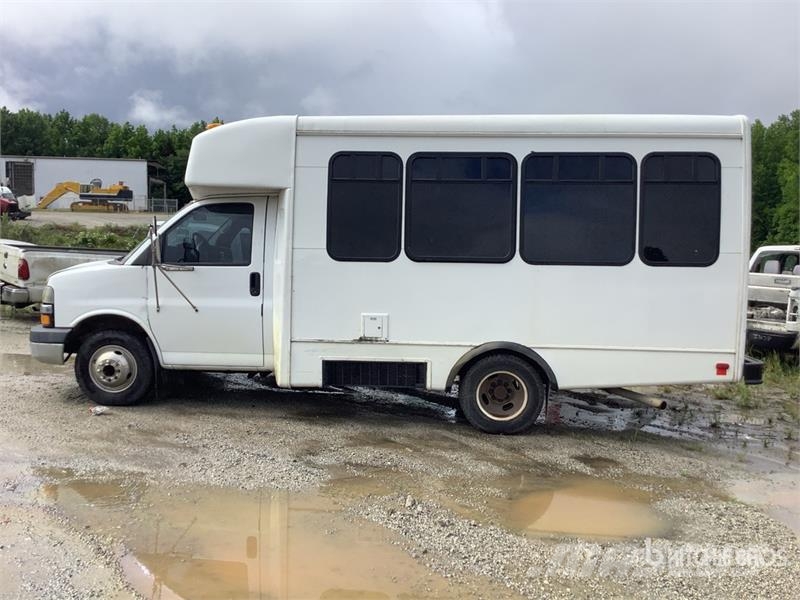 Chevrolet Express 3500 4x2 14-Seat Transit Bus (Inoperable) حافلة صغيرة