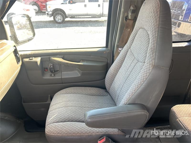 Chevrolet Express 3500 Kaubikud