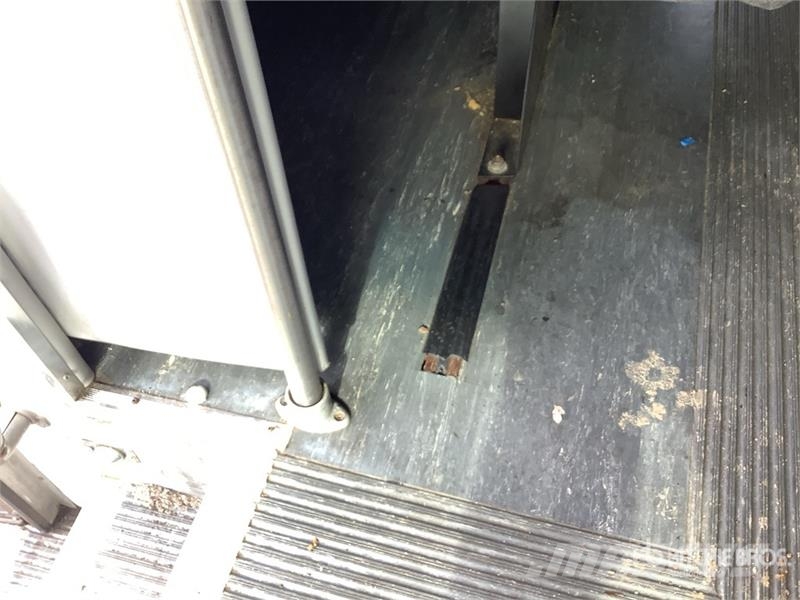 Chevrolet Express 3500 4x2 14-Seat Transit Bus (Inoperable) حافلة صغيرة
